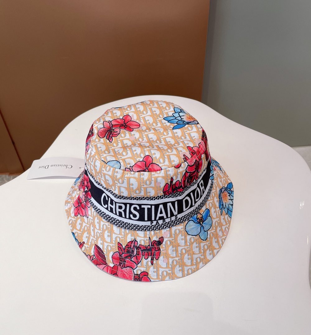 Christian Dior Bucket Hat Beige/White Hat