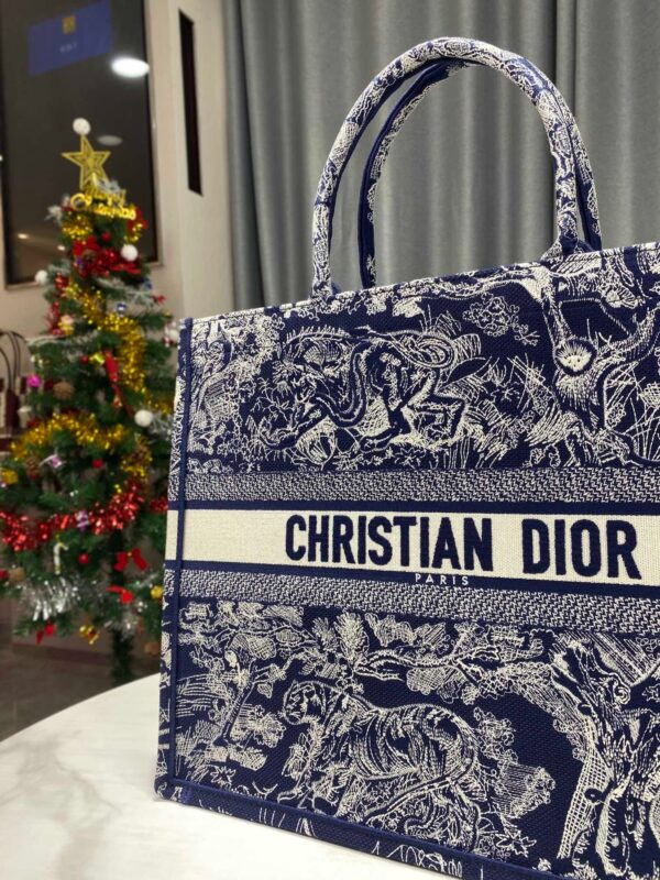 1:1 Replica Christian Dior Large Dior Book Tote Blue Multicolor, For Women, Women’s Handbags 16.5in/42cm CD M1286ZRGO_M928