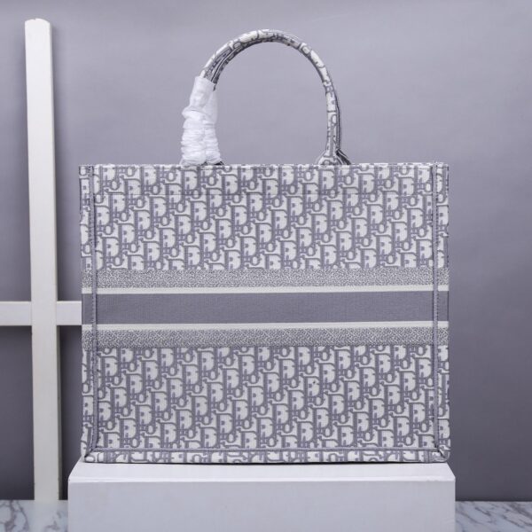 1:1 Replica Christian Dior Large Dior Book Tote Gray, For Women, Women’s Handbags 16.5in/42cm CD M1286ZRIW_M932