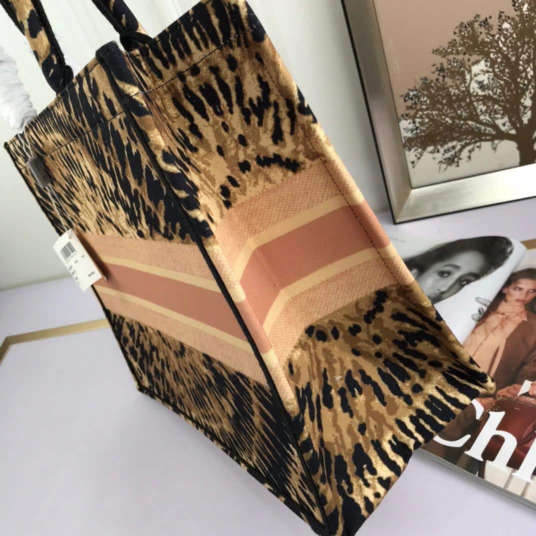 1:1 Replica Christian Dior Large Dior Book Tote Multicolor Tie & Dior Embroidery, Multicolor, For Women Women’s Handbags, Shoulder Bags, 42cm CD M1286ZJAI M884 5 1:1 Replica Christian Dior Large Dior Book Tote Multicolor Tie & Dior Embroidery, Multicolor, For Women Women’s Handbags, Shoulder Bags, 42cm CD M1286ZJAI M884 - Image 5