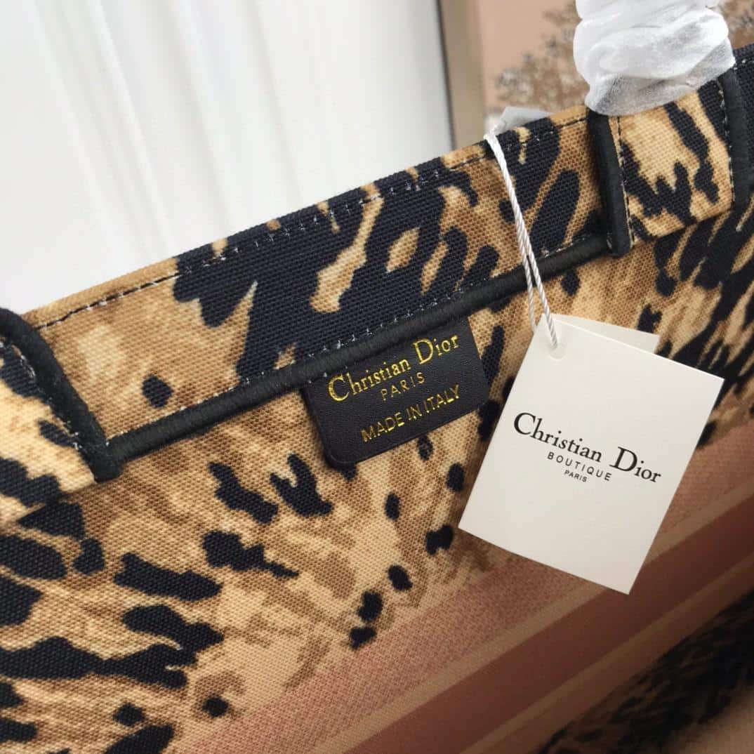 1:1 Replica Christian Dior Large Dior Book Tote Multicolor Tie & Dior Embroidery, Multicolor, For Women Women’s Handbags, Shoulder Bags, 42cm CD M1286ZJAI M884 4 1:1 Replica Christian Dior Large Dior Book Tote Multicolor Tie & Dior Embroidery, Multicolor, For Women Women’s Handbags, Shoulder Bags, 42cm CD M1286ZJAI M884 - Image 4