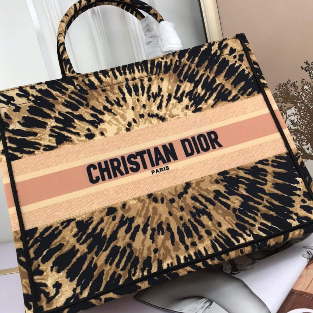 1:1 Replica Christian Dior Large Dior Book Tote Multicolor Tie & Dior Embroidery, Multicolor, For Women Women’s Handbags, Shoulder Bags, 42cm CD M1286ZJAI M884 6 1:1 Replica Christian Dior Large Dior Book Tote Multicolor Tie & Dior Embroidery, Multicolor, For Women Women’s Handbags, Shoulder Bags, 42cm CD M1286ZJAI M884 - Image 6