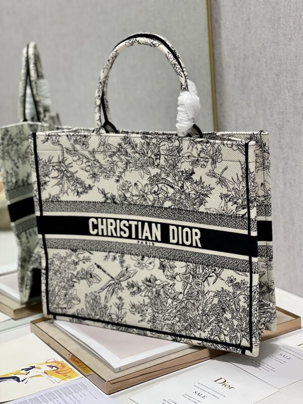 1:1 Replica Christian Dior Large Dior Book Tote Toile de Jouy Flowers Embroidery, Black/Beige, For Women Women’s Handbags, Shoulder Bags, 42cm CD M1286ZTQW_M808