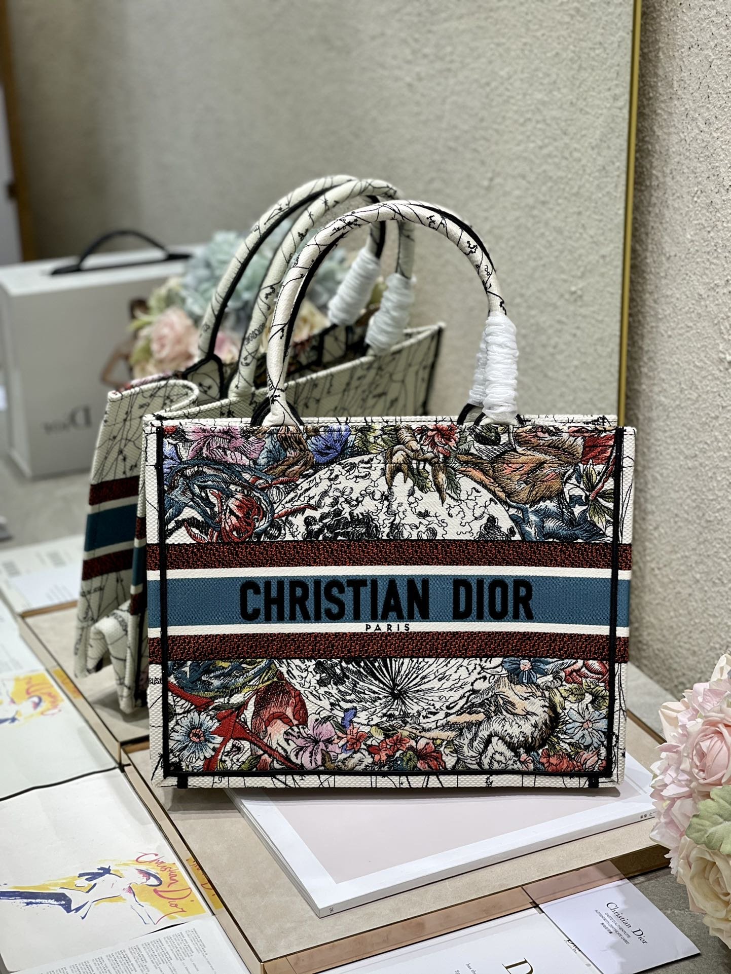 1:1 Replica Christian Dior Medium Dior Book Tote Latte Multicolor Dior Zodiac Embroidery, Latte Multicolor, For Women Women’s Handbags, Shoulder Bags, 36cm CD
