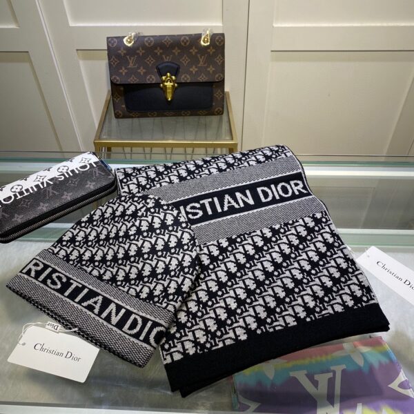 Dior Pompom Beanie & Scarf Set In Black