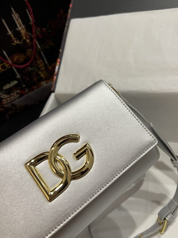 Dolce & Gabbana 3.5 Clutch Silver For Women 8.3in/21cm DG