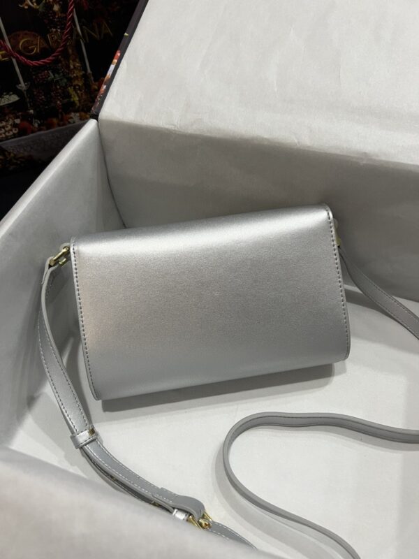 Dolce & Gabbana 3.5 Clutch Silver For Women 8.3in/21cm DG