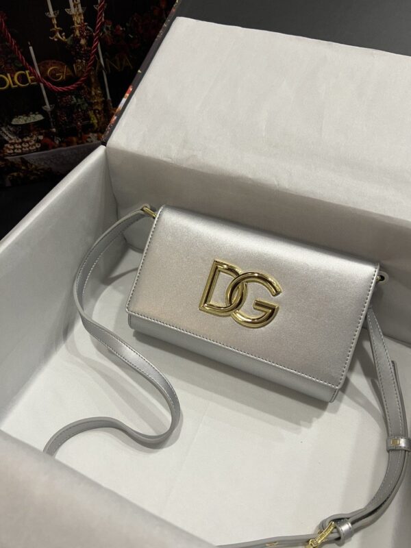 Dolce & Gabbana 3.5 Clutch Silver For Women 8.3in/21cm DG