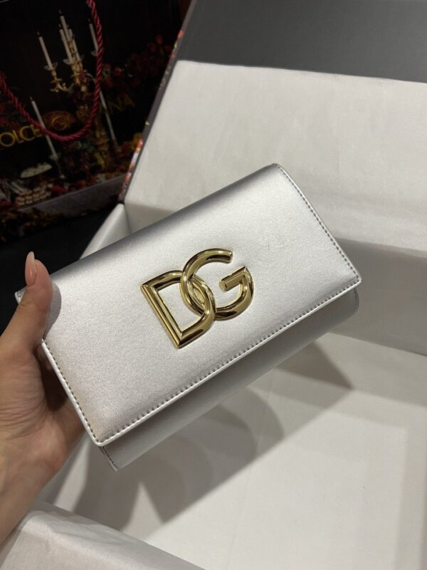 Dolce & Gabbana 3.5 Clutch White For Women 8.3in/21cm DG BB7082AW57680002