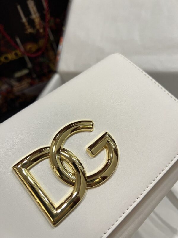 Dolce & Gabbana 3.5 Clutch White For Women 8.3in/21cm DG BB7082AW57680002