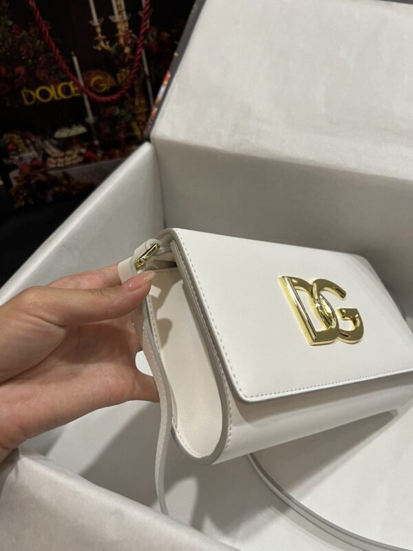 Dolce & Gabbana 3.5 Clutch White For Women 8.3in/21cm DG BB7082AW57680002