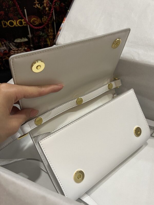 Dolce & Gabbana 3.5 Clutch White For Women 8.3in/21cm DG BB7082AW57680002