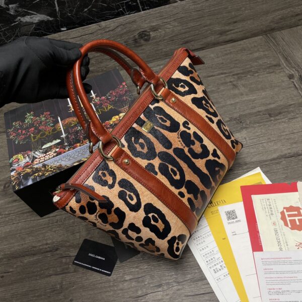 Dolce & Gabbana Small Leopard-Print Crespo Shopper With Branded Plate Muticolour For Women 10.4in/26cm DG BB2216AW384HYNBM