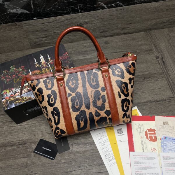 Dolce & Gabbana Small Leopard-Print Crespo Shopper With Branded Plate Muticolour For Women 10.4in/26cm DG BB2216AW384HYNBM