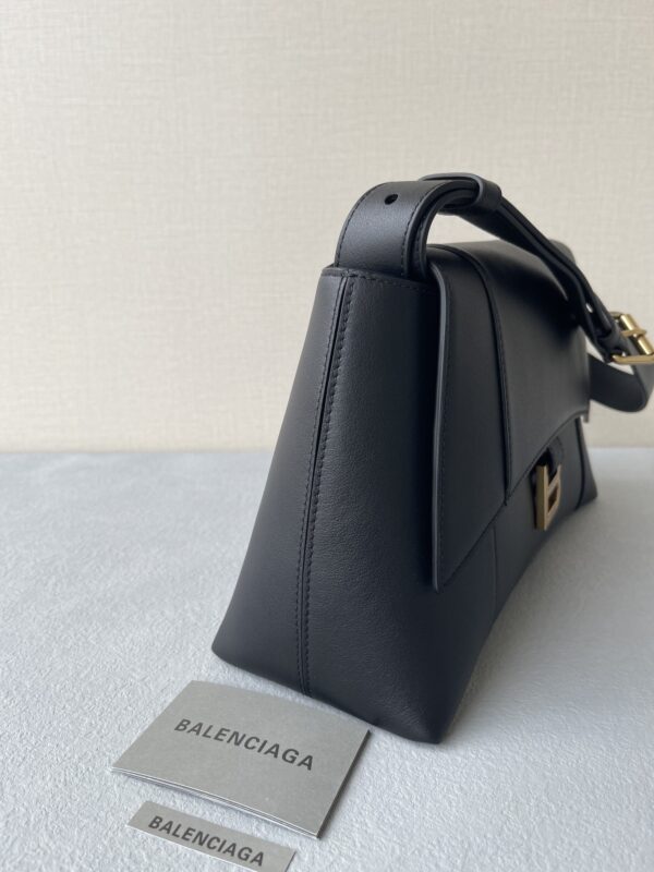 Downtown Small Shoulder Bag In Black For Women 11.8in/30cm 67135329S1M1000