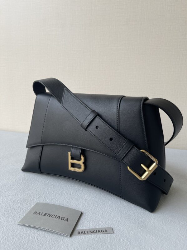 Downtown Small Shoulder Bag In Black For Women 11.8in/30cm 67135329S1M1000