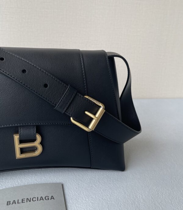 Downtown Small Shoulder Bag In Black For Women 11.8in/30cm 67135329S1M1000