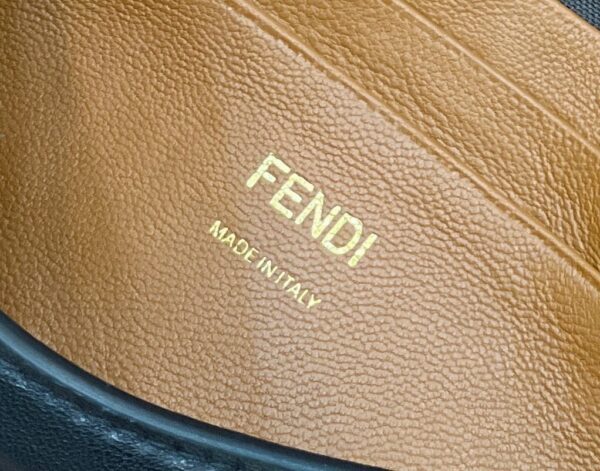 1:1 Replica Fendi Baguette Chain Brown and Black Bag For Woman 19cm/7.5in