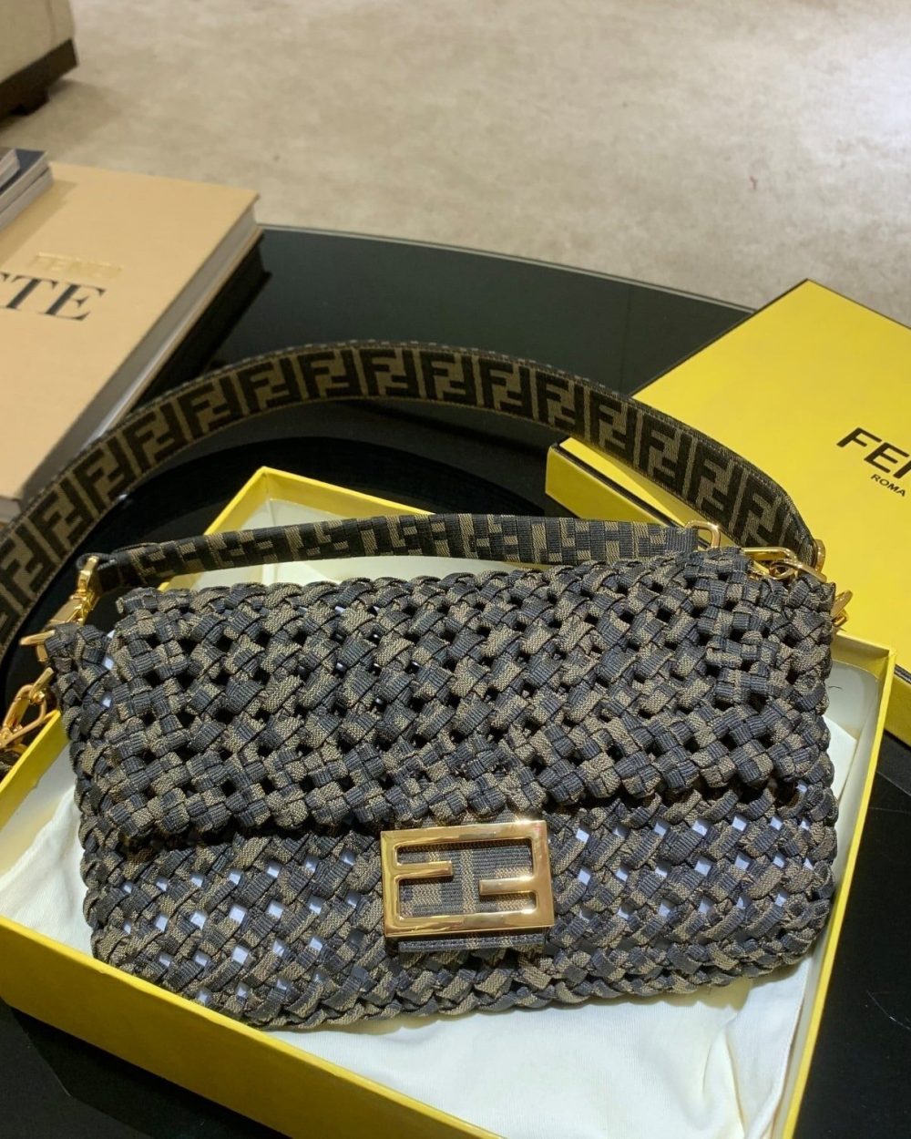 1:1 Replica Fendi Baguette Jacquard Fabric Interlace For Women, Women's Bags 10.2in/26cm FF 8BR600