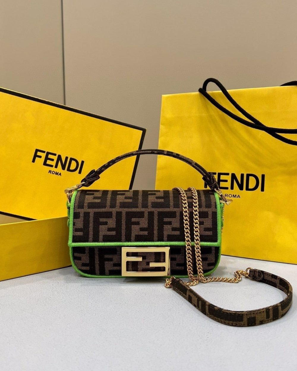 1:1 Replica Fendi Baguette Small Brown Fabric Green Border Bag For Woman 18cm/7in