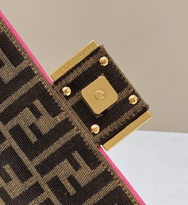 1:1 Replica Fendi Baguette Small Brown Fabric Pink Border Bag For Woman 18cm/7in