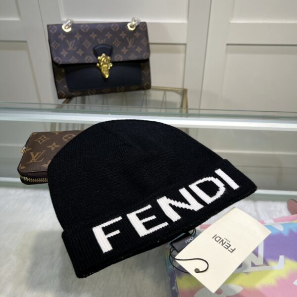 Fendi Beanie In Black