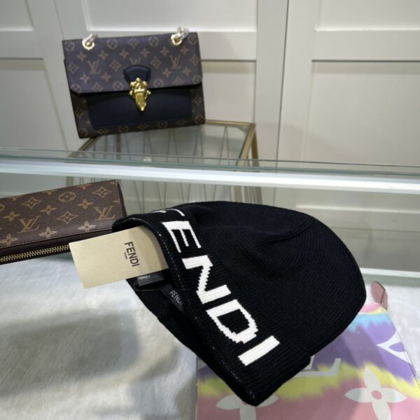 Fendi Beanie In Black
