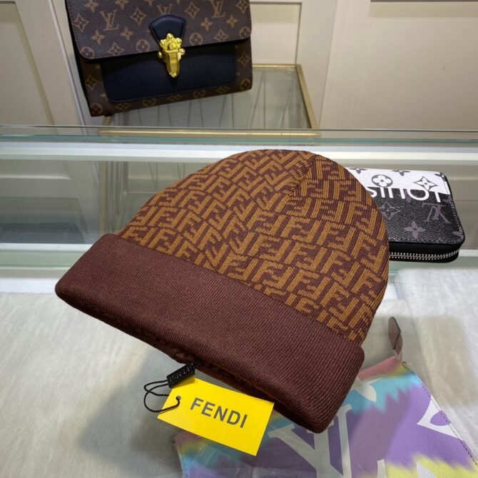 fendi beanie in brown