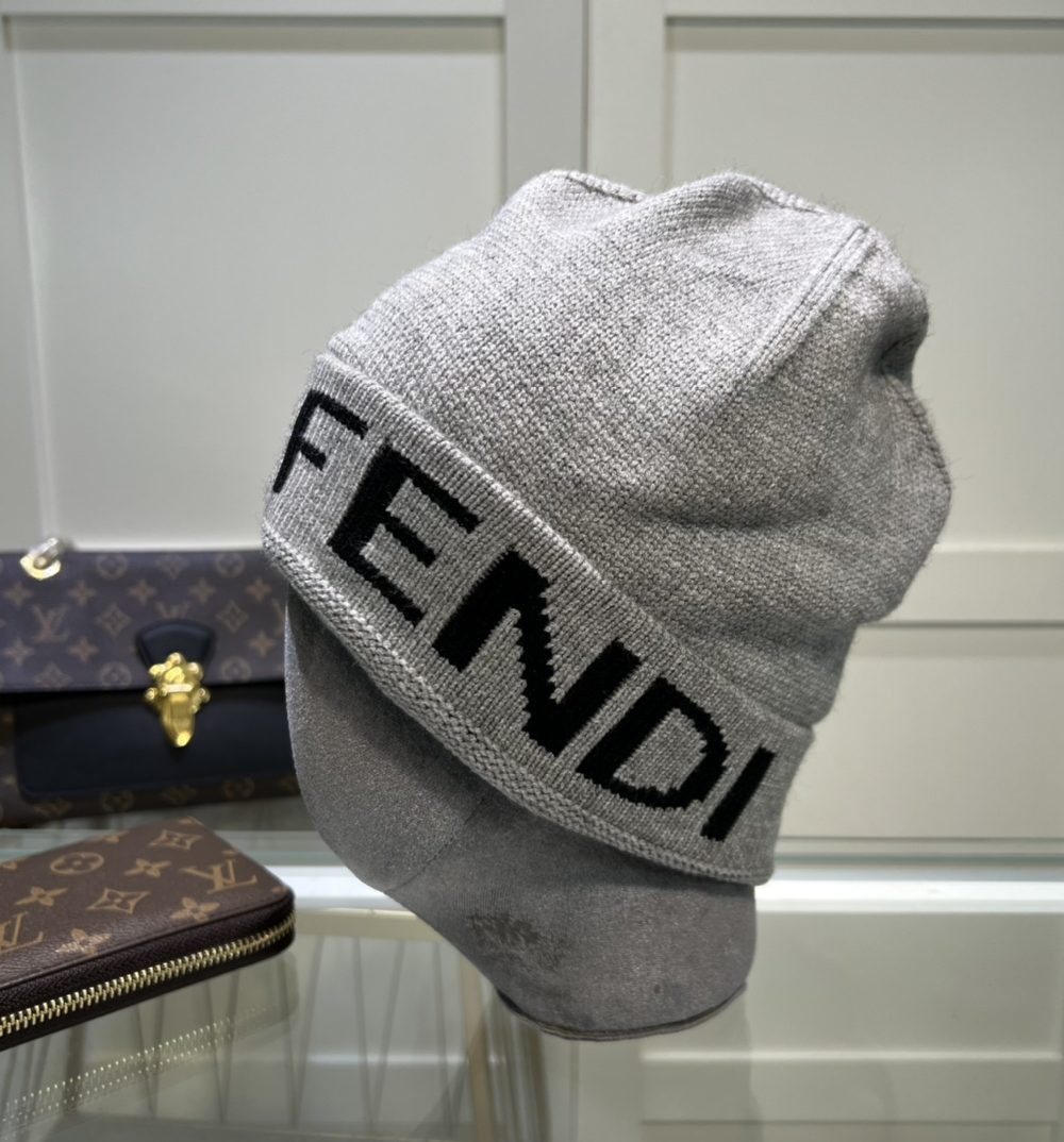 Fendi Beanie In Grey