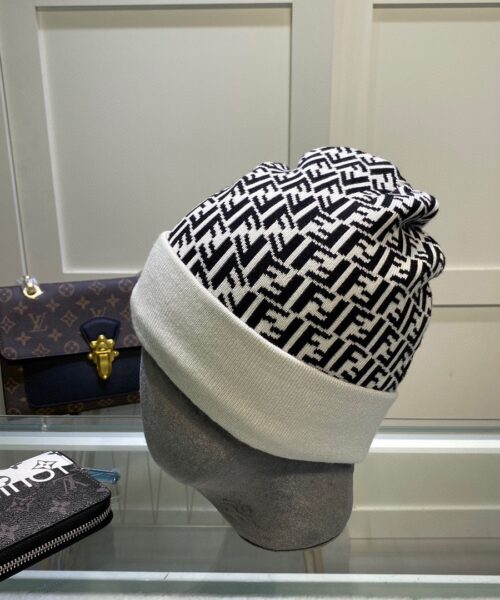 Fendi Beanie In Grey