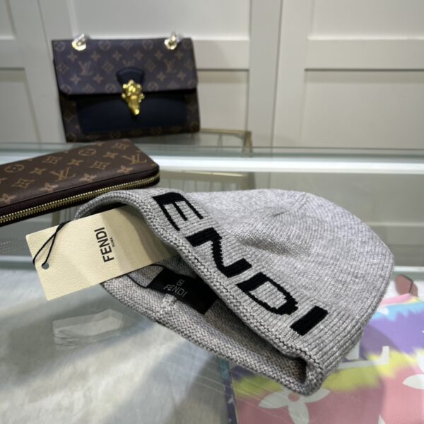 Fendi Beanie In Grey