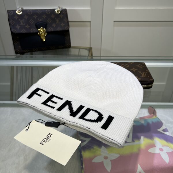Fendi Beanie In White