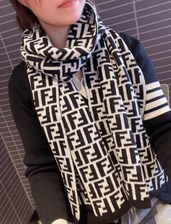 Fendi Black Wool And Silk Scarf 180cm/71in FXS424A3Q1F0QA1