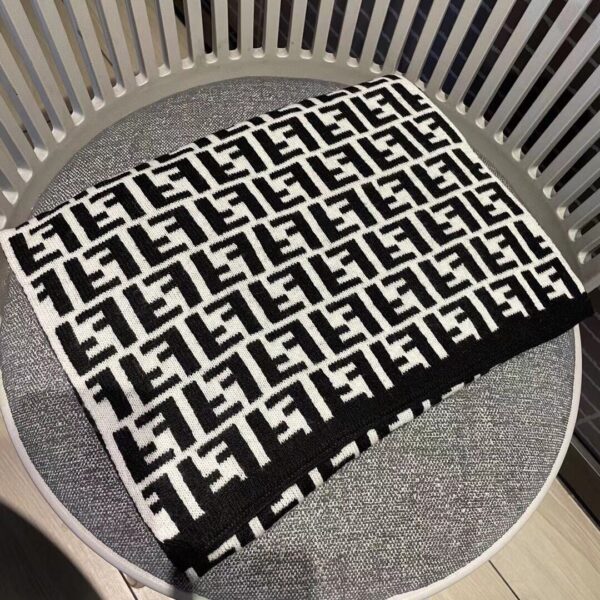 Fendi Black Wool And Silk Scarf 180cm/71in FXS424A3Q1F0QA1