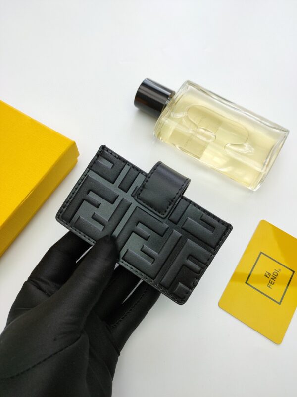 1:1 Replica Fendi Card Holder Black With Black Gusseted Card Holder For Men 4in/10cm FF
