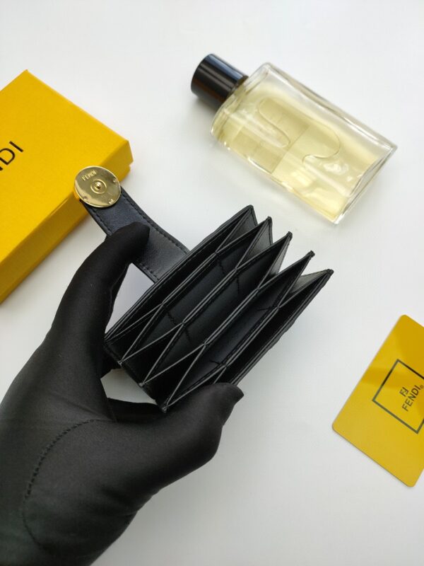 1:1 Replica Fendi Card Holder Black With Black Gusseted Card Holder For Men 4in/10cm FF