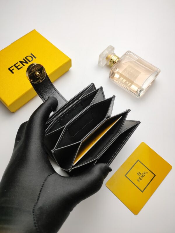 1:1 Replica Fendi Card Holder Black With Black Gusseted Card Holder For Women 4in/10cm FF 8M0301A18BF0KUR