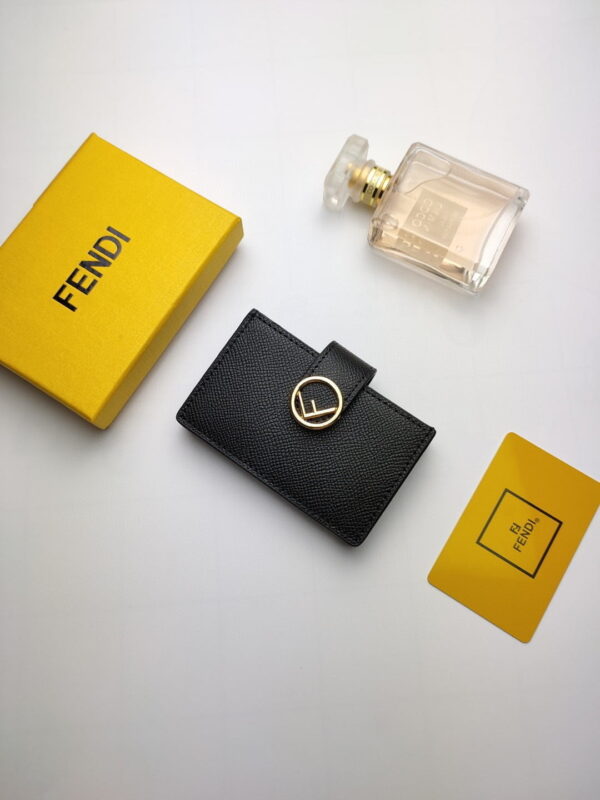 1:1 Replica Fendi Card Holder Black With Black Gusseted Card Holder For Women 4in/10cm FF 8M0301A18BF0KUR