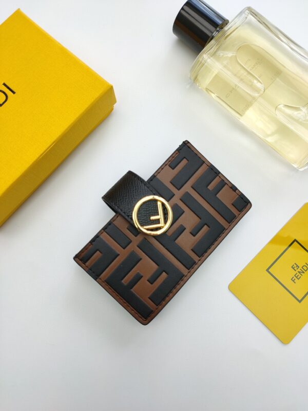 1:1 Replica Fendi Card Holder Brown With Black Gusseted Card Holder For Men 4in/10cm FF
