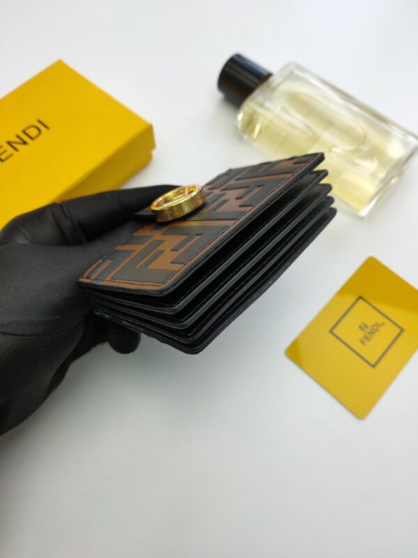 1:1 Replica Fendi Card Holder Brown With Black Gusseted Card Holder For Men 4in/10cm FF