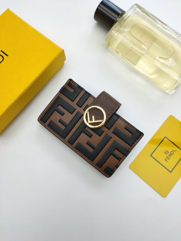 1:1 Replica Fendi Card Holder Brown With Brown Gusseted Card Holder For Men 4in/10cm FF 8M0301AAFMF13VK