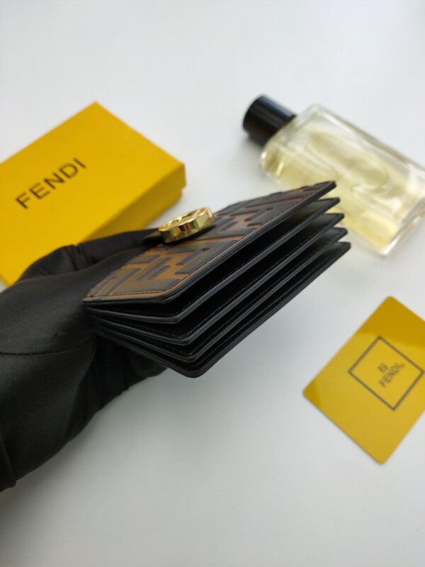 1:1 Replica Fendi Card Holder Brown With Brown Gusseted Card Holder For Men 4in/10cm FF 8M0301AAFMF13VK