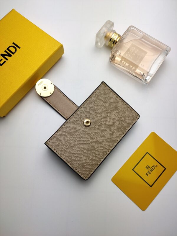 1:1 Replica Fendi Card Holder Light Grey With Light Grey Gusseted Card Holder For Women 4in/10cm FF 8M0301A18BF0E65
