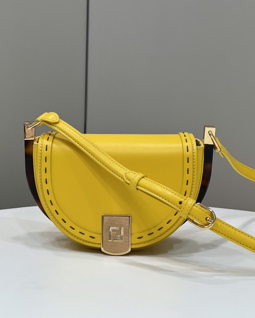 1:1 Replica Fendi Moonlight Saddle Yellow Bag For Woman 19cm/7.5in