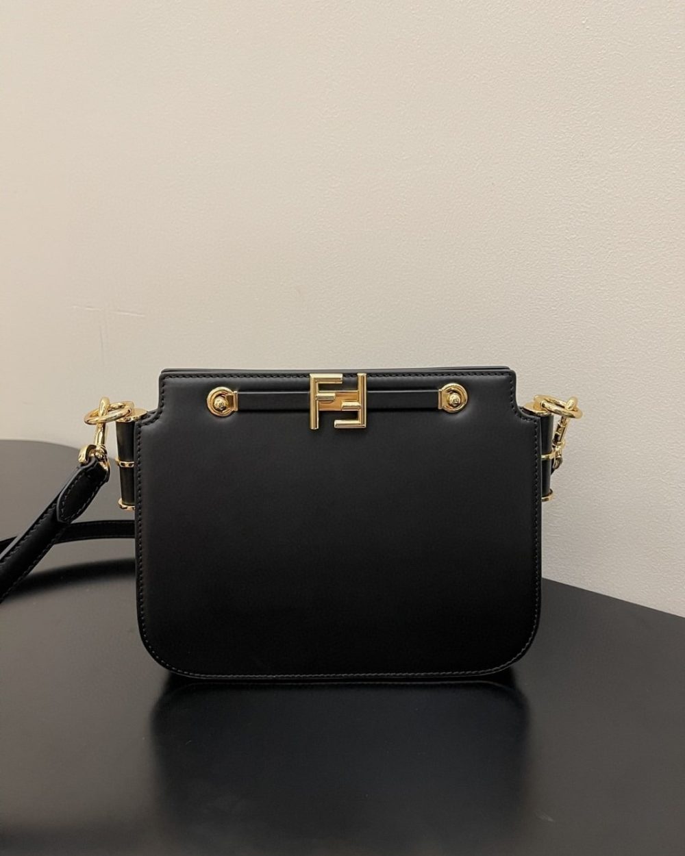1:1 Replica Fendi Touch Black Bag For Woman 19cm/7.5in