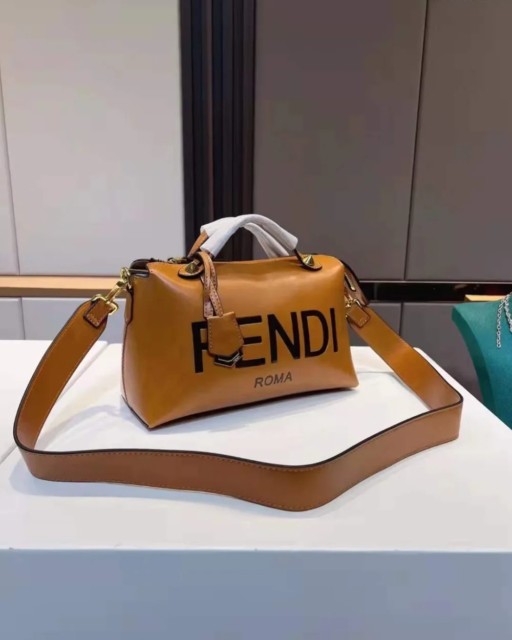 FN032 - Fendi Women’s Fashion Bag