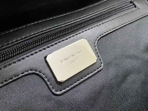 Givenchy Essentiel U Backpack Black For Men, Men's Backpacks 17in/43cm GVC BK508HK1F5-001