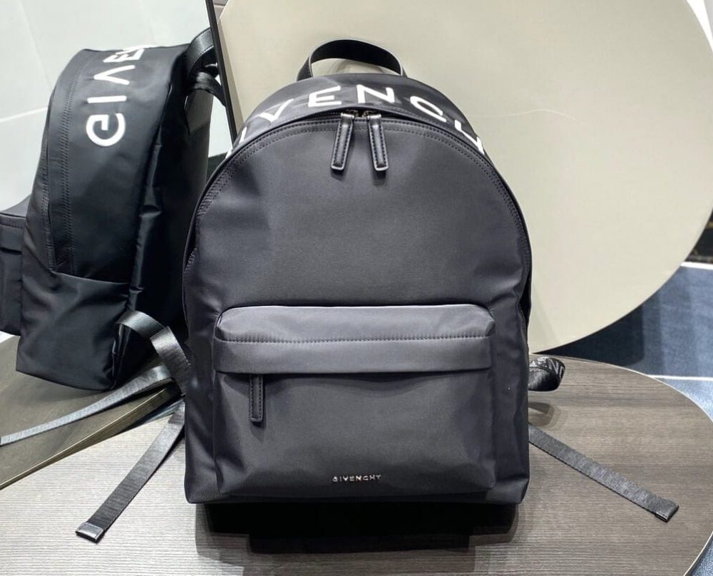 Givenchy Essentiel U Backpack Black For Men, Men's Backpacks 17in/43cm GVC BK508HK1F5-001