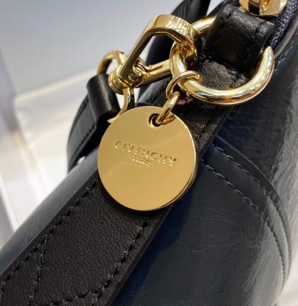 Givenchy Messenger Bag Black For Women, Women's Handbags, Shoulder And Crossbody Bags 9.8in/25cm GVC