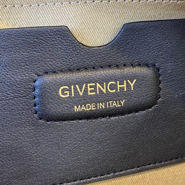 Givenchy Messenger Bag Blue For Women, Women's Handbags, Shoulder And Crossbody Bags 9.8in/25cm GVC